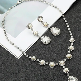 Unique Flower Shaped Rhinestone Necklace and Earrings Jewelry Set