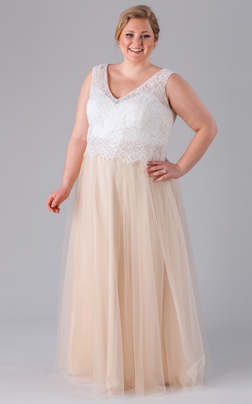 Lace Sleeveless V-Neck Tulle Bridesmaid Dress