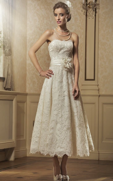 A-Line Tea-Length Appliqued Strapless Sleeveless Lace Wedding Dress With Flower