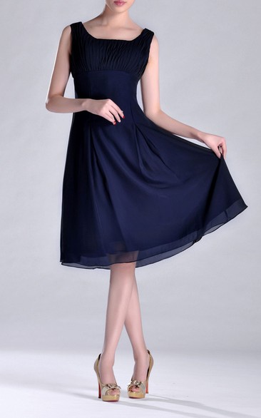 Scooped A-line Pleated Chiffon Knee-length Bridesmaid Dress