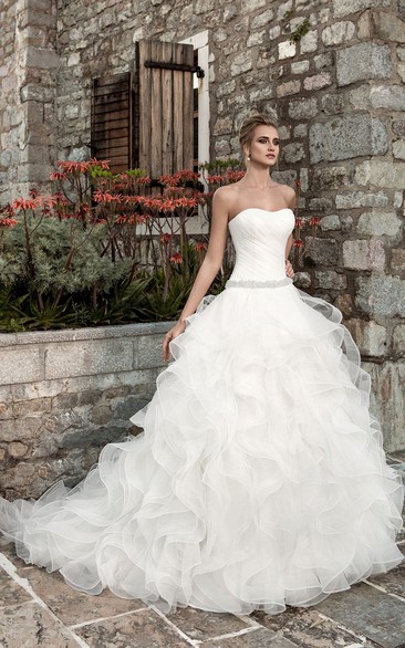 Sleeveless Ruffled A-line Organza Wedding Dress With Ruching 