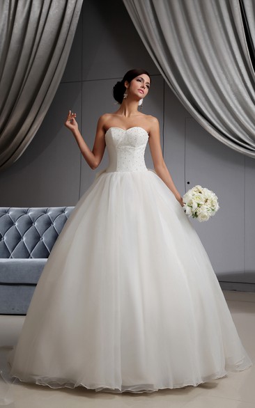 Sweetheart A-Line Ball Gown With Corset-Back and Bow