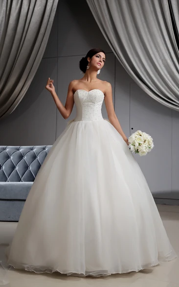 Sweetheart A-Line Ball Gown With Corset-Back and Bow