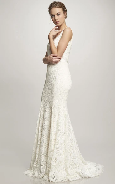 V-Neck Floor-Length Bowed Lace Wedding Dress With Brush Train