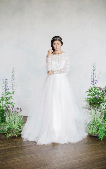 Long Sleeve Lace Weddig Dress With Button