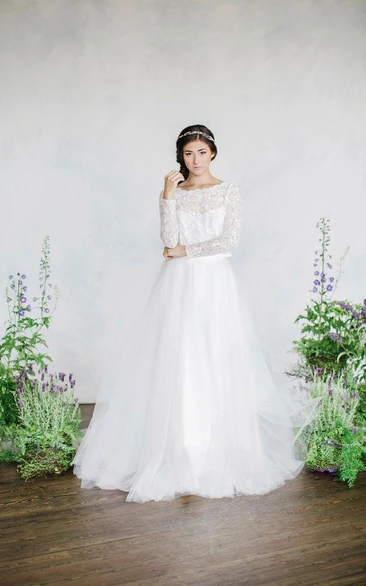Long Sleeve Lace Weddig Dress With Button