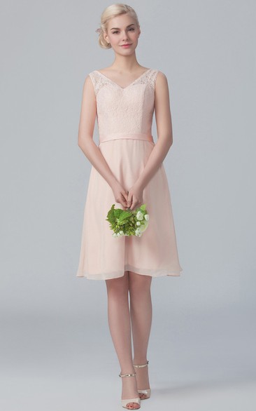 Knee-Length Cap-Sleeved Dress With Lace Bodice