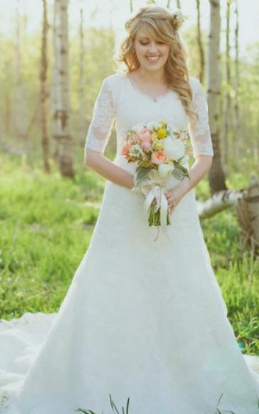 Half Sleeves V-neck A Line Lace Vintage Wedding Gown