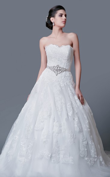 Impressive Strapless Lace Ball Gown With Belt