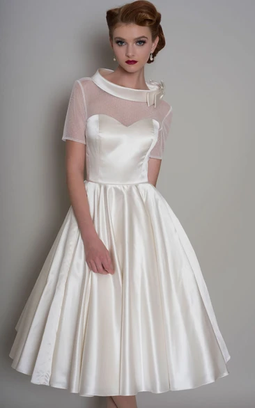 A-Line Knee-Length Bowed Short-Sleeve Satin Wedding Dress