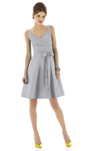 A-Line Short V-Neck Chic Sleeveless Dress With Bow Sash