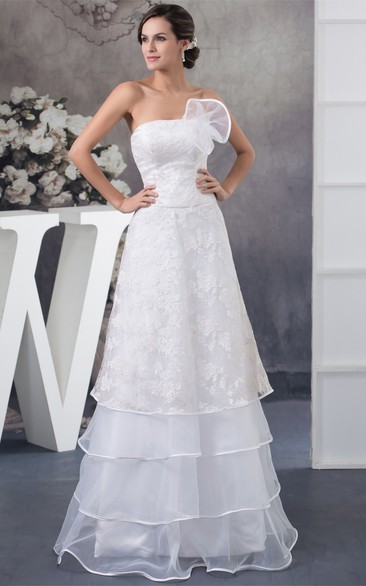 Sleeveless A-Line Ruched Flower and Gown With Appliques