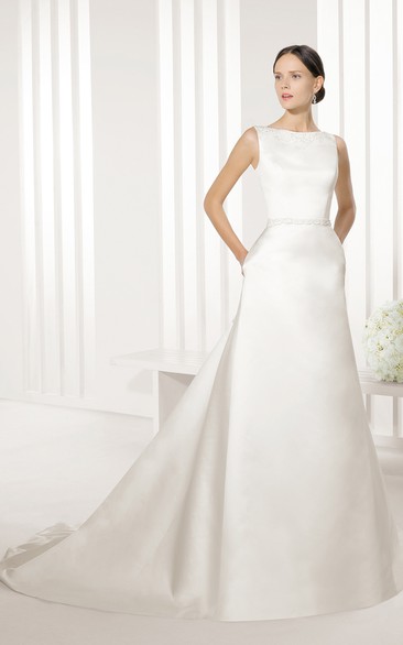 Long Noble Satin Dress With V Back And Lace Appliques