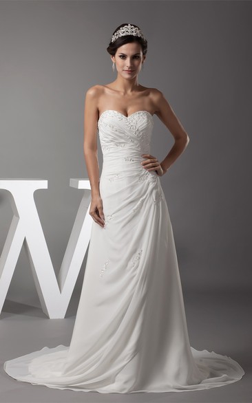 Sweetheart Criss-Cross Chiffon Appliqued Dress With Court Train