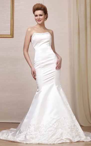 Simple Strapless Column Dress With Button and Embroideries