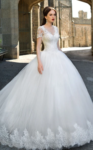 Ball Gown Long V-Neck Cap-Sleeve Zipper Tulle Dress With Appliques