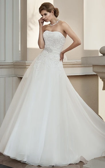 A-Line Strapless Floor-Length Appliqued Sleeveless Lace&Organza Wedding Dress With Bow