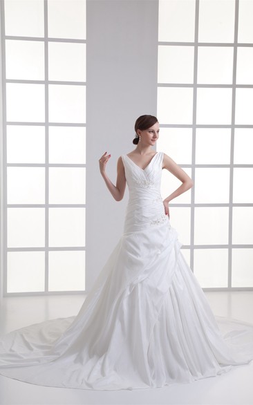 Captivating Ball Gown Sleeveless Plunged Taffeta Wedding Dresses