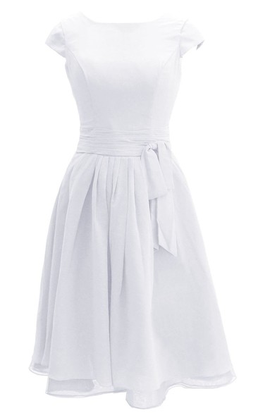 Sleeveless Bateau Neck Knee-length Layered Chiffon Dress