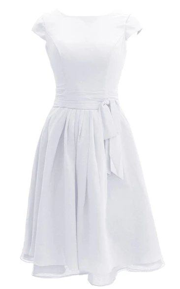 Sleeveless Bateau Neck Knee-length Layered Chiffon Dress