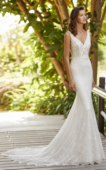 Court Train Elegant Sleeveless And Open Back V-neck Lace Mermaid Wedding Dress