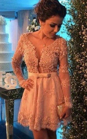 Delicate V-neck Lace Appliques Short Cocktail Dress Long Sleeve