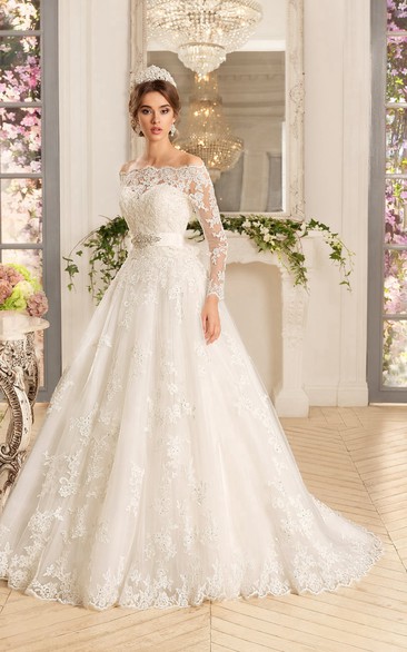 A-Line Long Sweetheart Sleeveless Lace Dress With Cape And Appliques