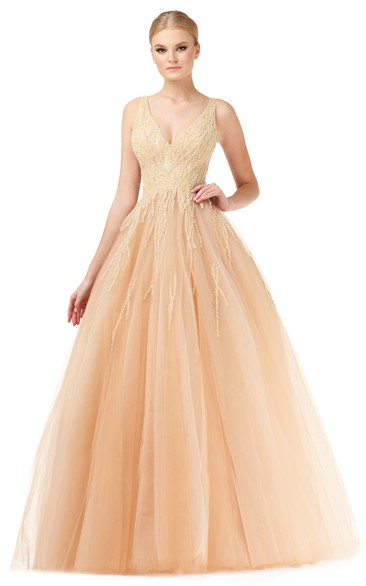 Sleeveless Ball Gown Princess Tulle V-neck Formal Dress