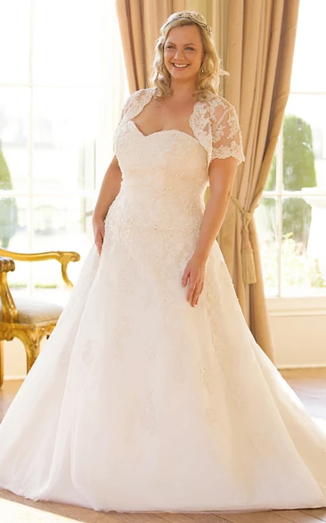 Sweetheart Short-Sleeve Lace Plus Size Wedding Dress With Illusion