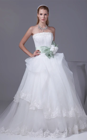 Sleeveless Tulle Appliques and Ball-Gown With Bowknot