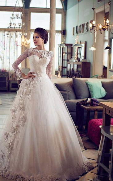 Elegant Bateau Long Sleeve Tulle Wedding Dress With Flowers Lace