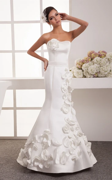 Sleeveless Trumpet Satin Gown With Floral Embellishment