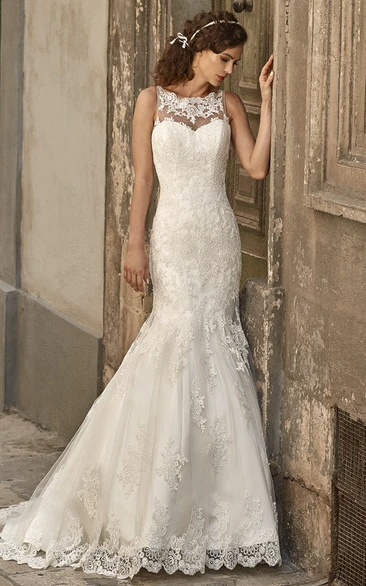 Trumpet Scoop-Neck Long Appliqued Sleeveless Lace Wedding Dress