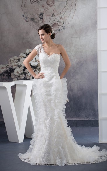 One-Shoulder Mermaid Lace Dress With Ruffled Design