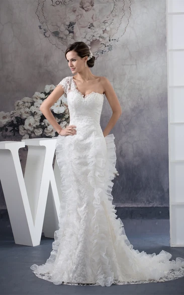 One-Shoulder Mermaid Lace Dress With Ruffled Design