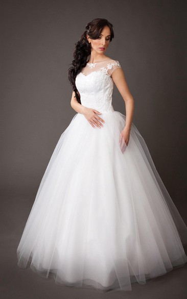 Cap Sleeve Bateau Neck Tulle Ball Gown With Lace Bodice