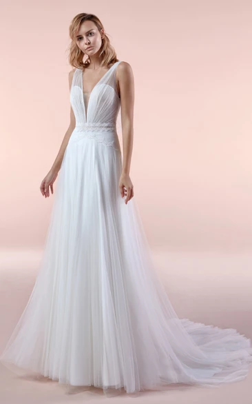 Impressive Cap Sleeve Tulle Wedding Dress With Court Train