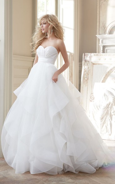 Gorgeous Sweetheart Neckline Tulle Ball Gown With Ruched Waist