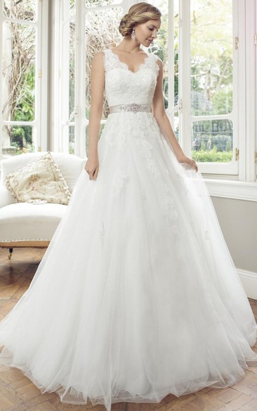 Ball-Gown Appliqued Sleeveless V-Neck Long Lace&Tulle Wedding Dress With Waist Jewellery And Bow