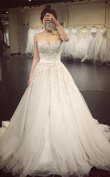 Elegant Sweetheart Beaded Appliques A Line Court Train Wedding Dress