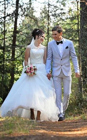 Ethereal Lace and Tulle Jewel-neck Sleeveless Bridal Gown