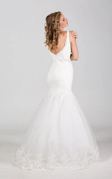 Sleeveless Mermaid Lace Dress With Straps and Beaded Waist