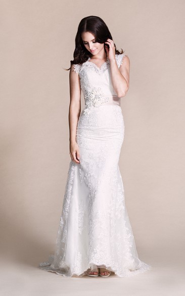 Cap-sleeved Mermaid Lace Dress With Keyhole