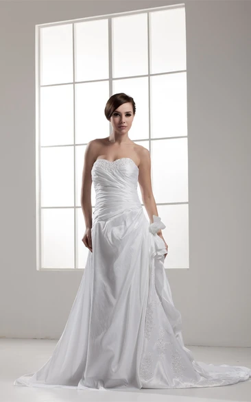 Sweetheart Pick-Up Criss-Cross Flower and Gown With Appliques