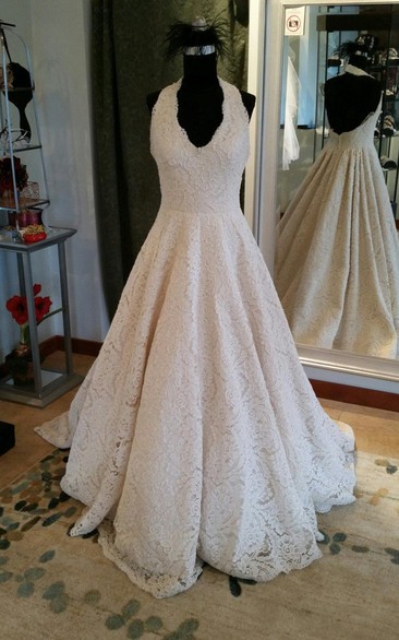 Sleeveless A-Line Lace Dress With Halter and Open Back