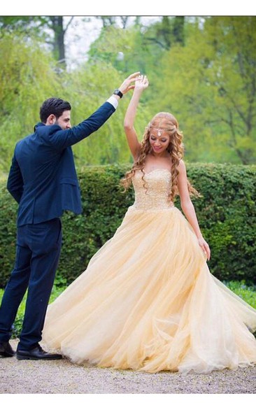 Glamorous Tulle Sleeveless Wedding Dress Long Train Beadings
