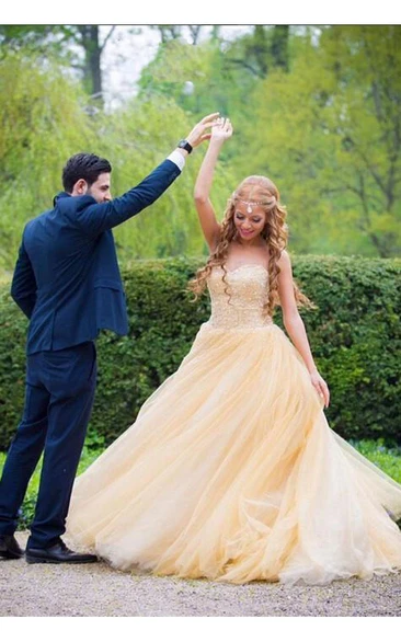 Glamorous Tulle Sleeveless Wedding Dress Long Train Beadings