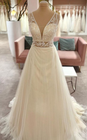 Elegant A Line Tulle Floor-length Sleeveless Open Back Wedding Dress with Appliques