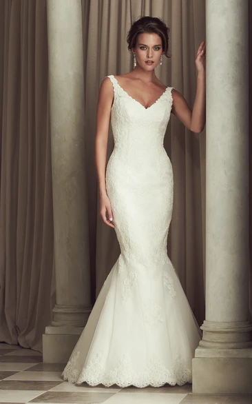 Long Sleeveless Lace V-Neck Charming Mermaid Dress