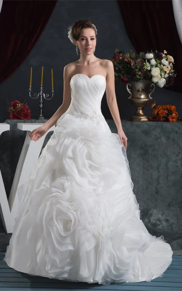 Sweetheart Criss-Cross Stress and Ball-Gown With Ruffled Skirt